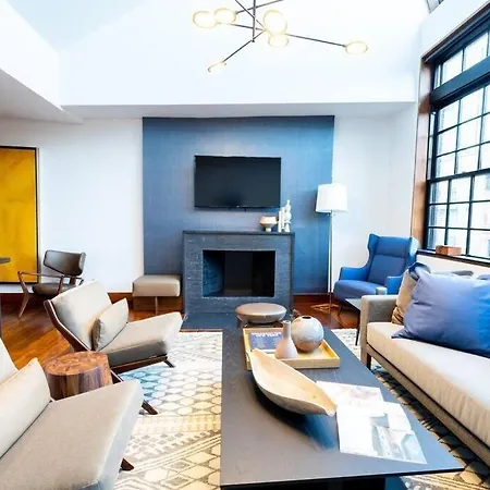 10-3 Designer East Village 3Br Triplex Townhouse